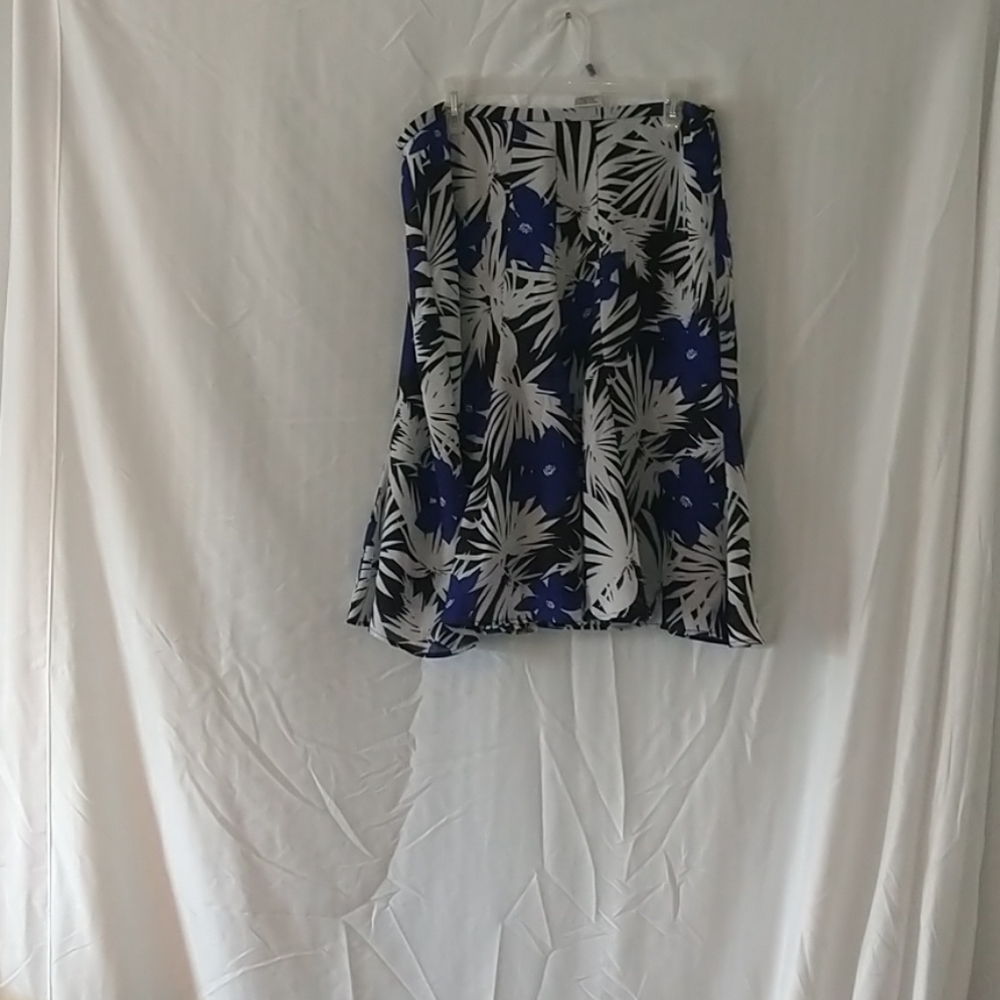 Woman skirt - Picture 1 of 3